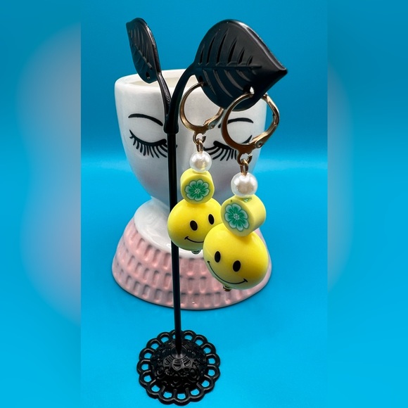 Melody Jewelry - Smiley earrings by Melody NWT